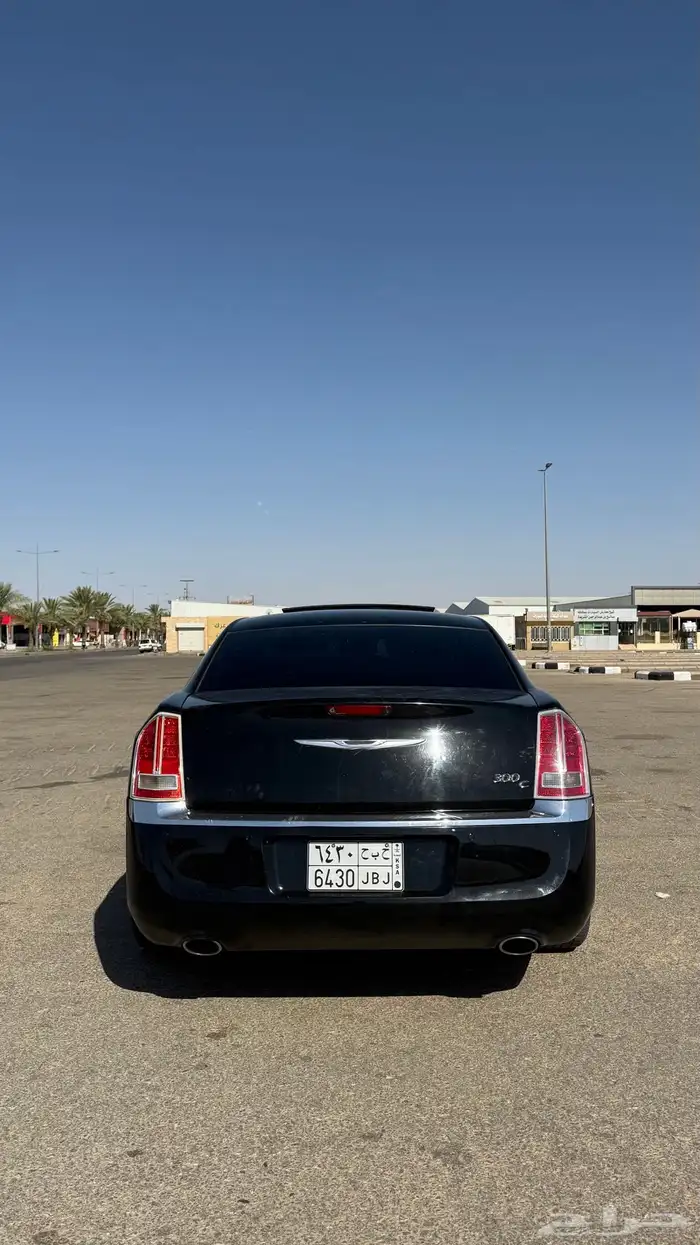 كرايزلر c300 هيمي v8 3
