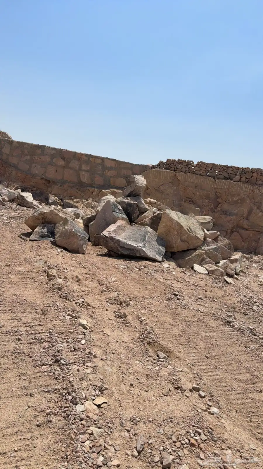 حجر بناء السدود مع الدفينه للبيع 8