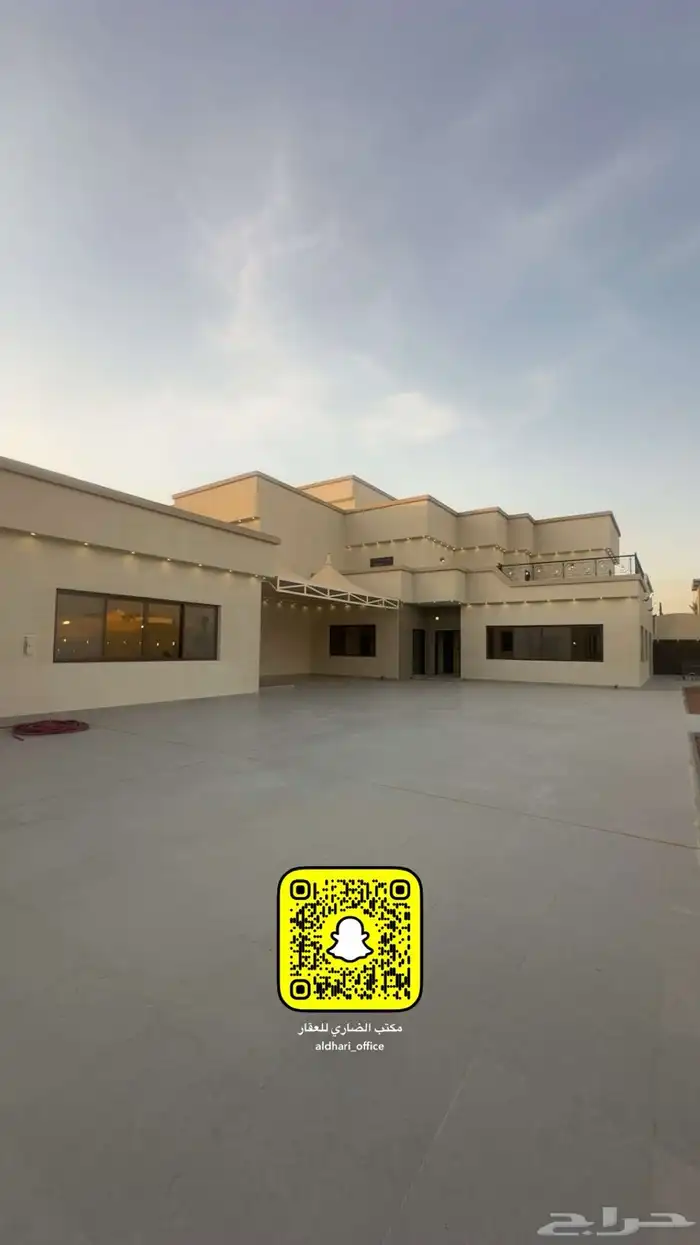 للبيع فله واستراحه بحي الحمراء 5