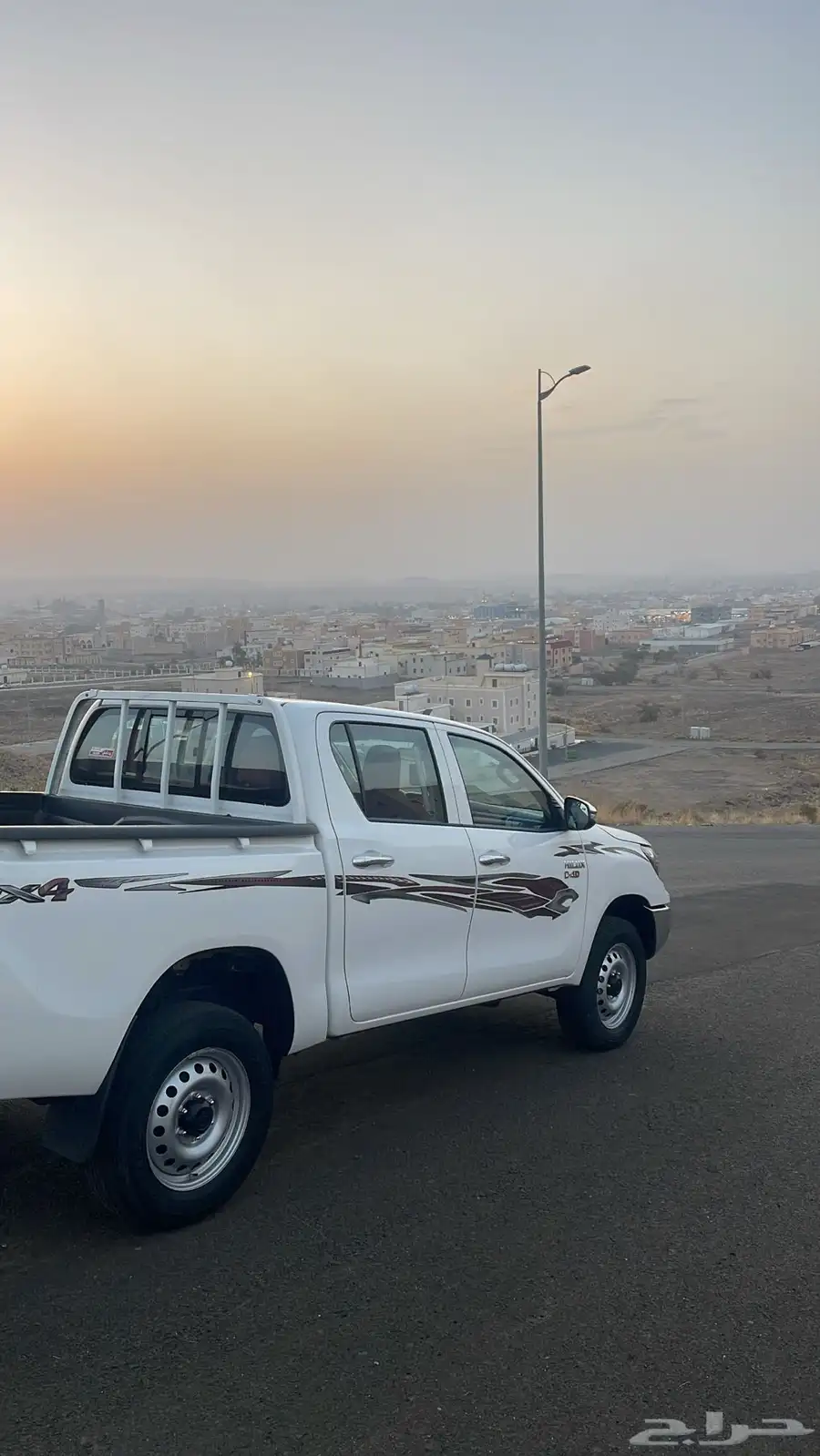 هايلكس 2023 دبل ديزل مخزنه المالك الاول 4