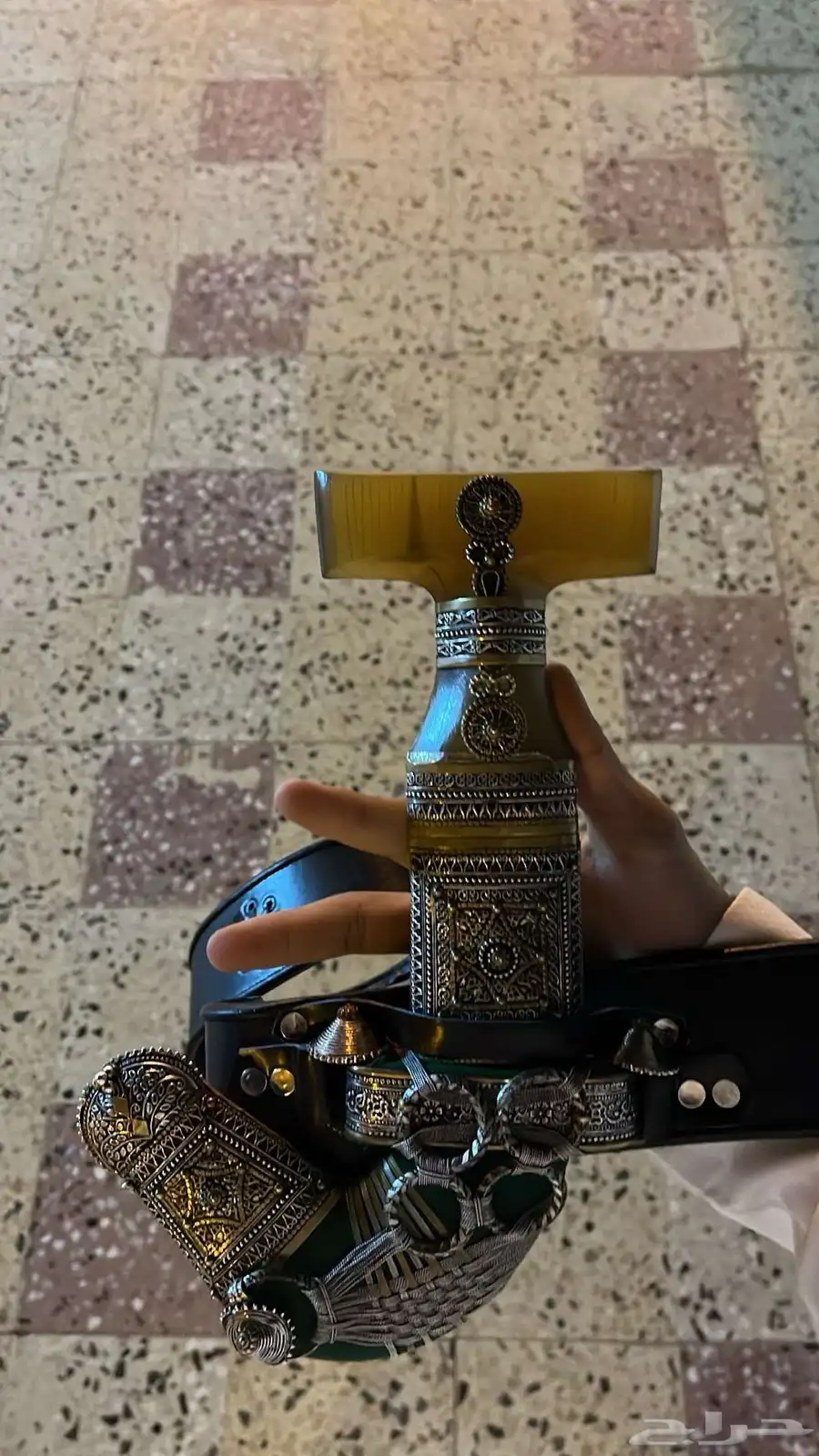 اعرض لكم خنجر حك زراف الصب فضه ونحاس والموقع الحرجه 1