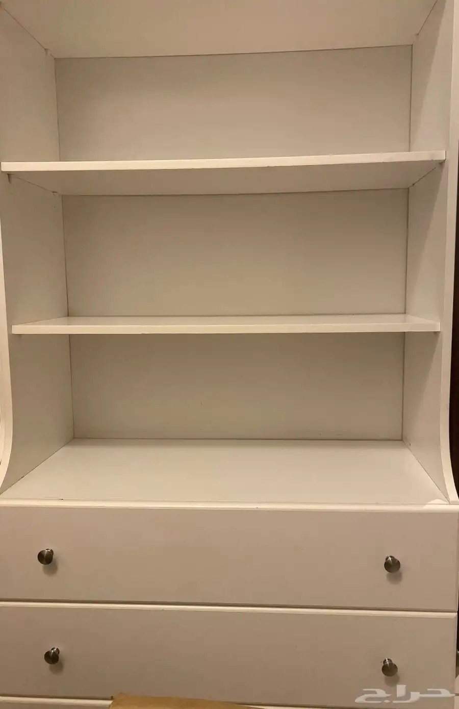 مكتبة كتب و طاولة 0
