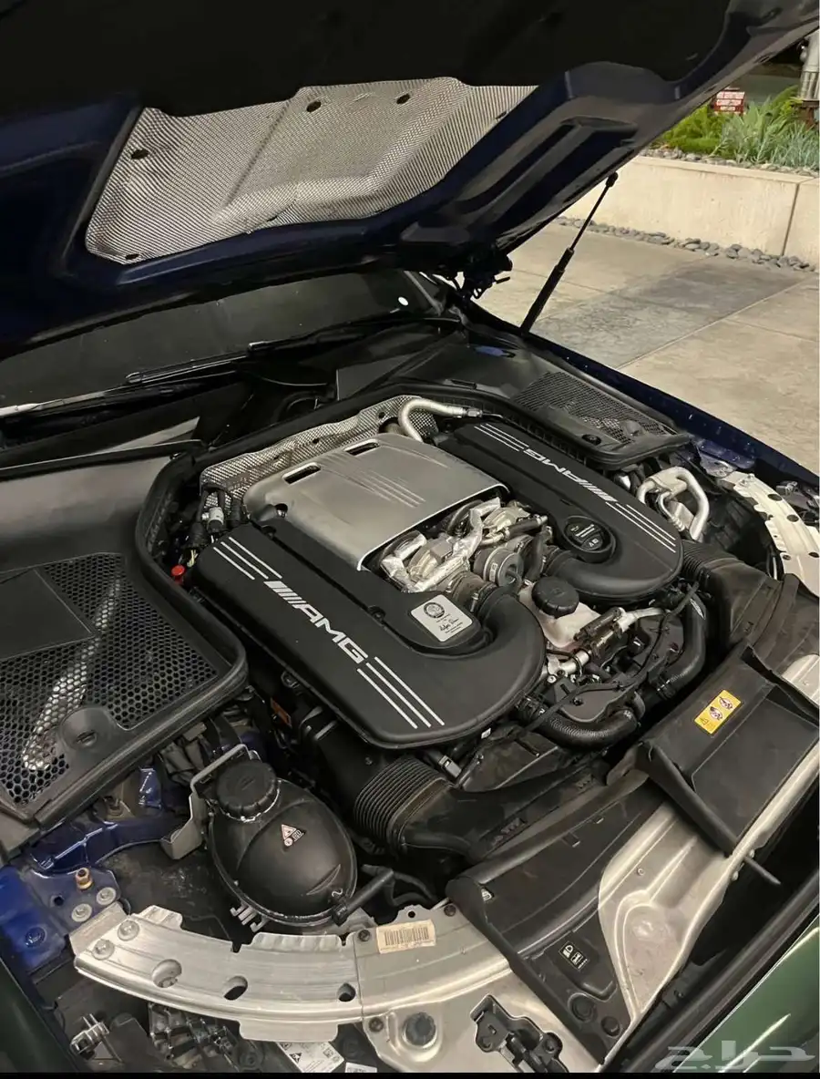 مرسيدس C63 AMG 4