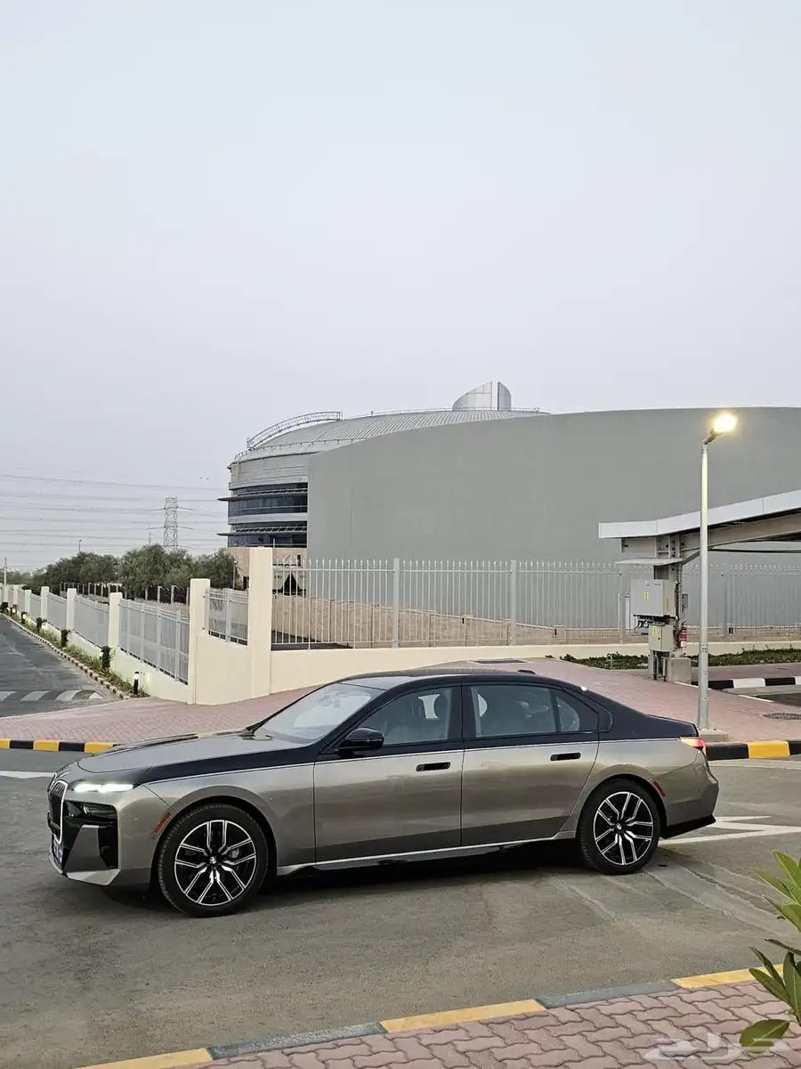 BMW 740i 2024 بحاله جديده 4
