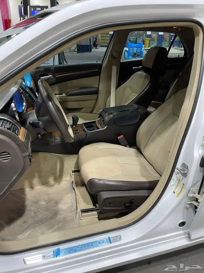 كرايسلر c300 موديل 2012 v8 7