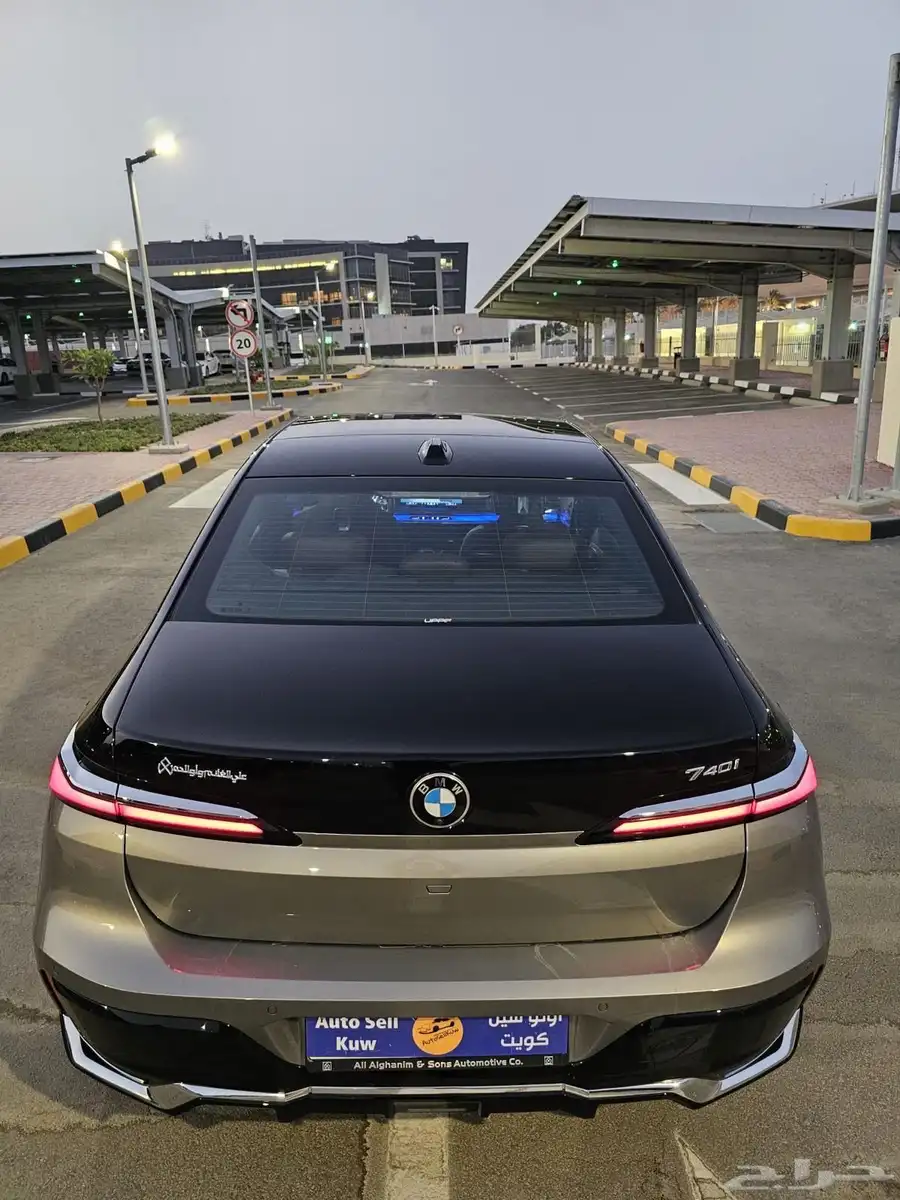 BMW 740i 2024 بحاله جديده 13