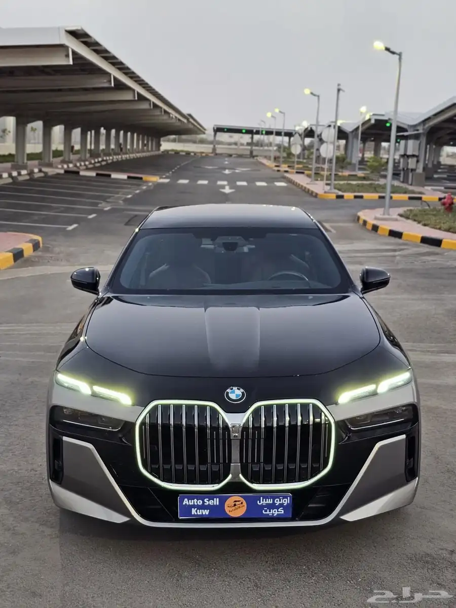 BMW 740i 2024 بحاله جديده 1