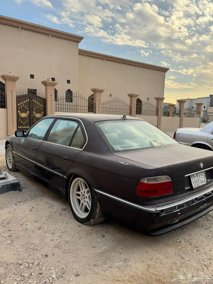 بي ام دبليو موديل 2000 7