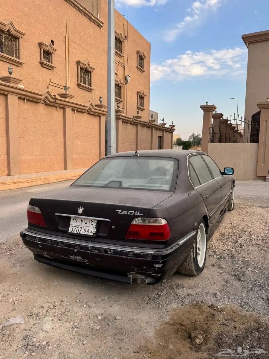 بي ام دبليو موديل 2000 9