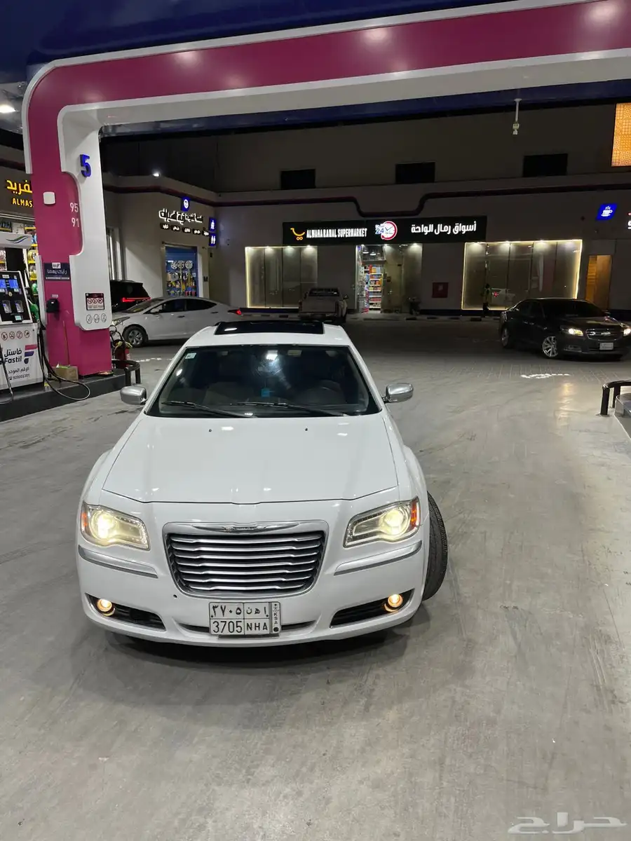 كرايسلر c300 موديل 2012 v8 1