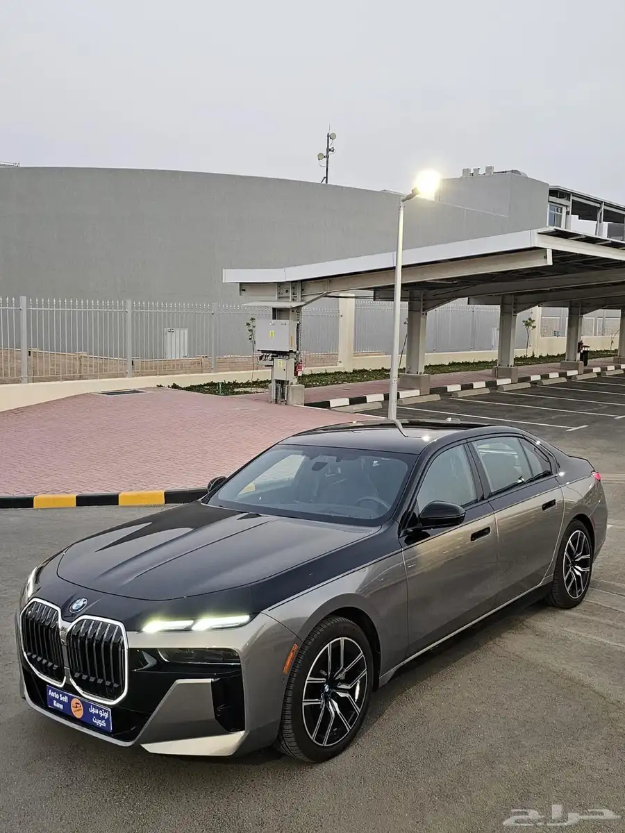 BMW 740i 2024 بحاله جديده 6