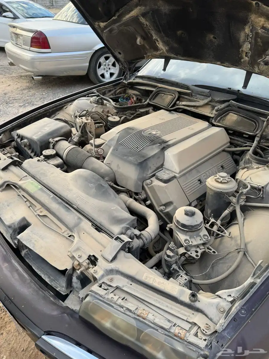 بي ام دبليو موديل 2000 1