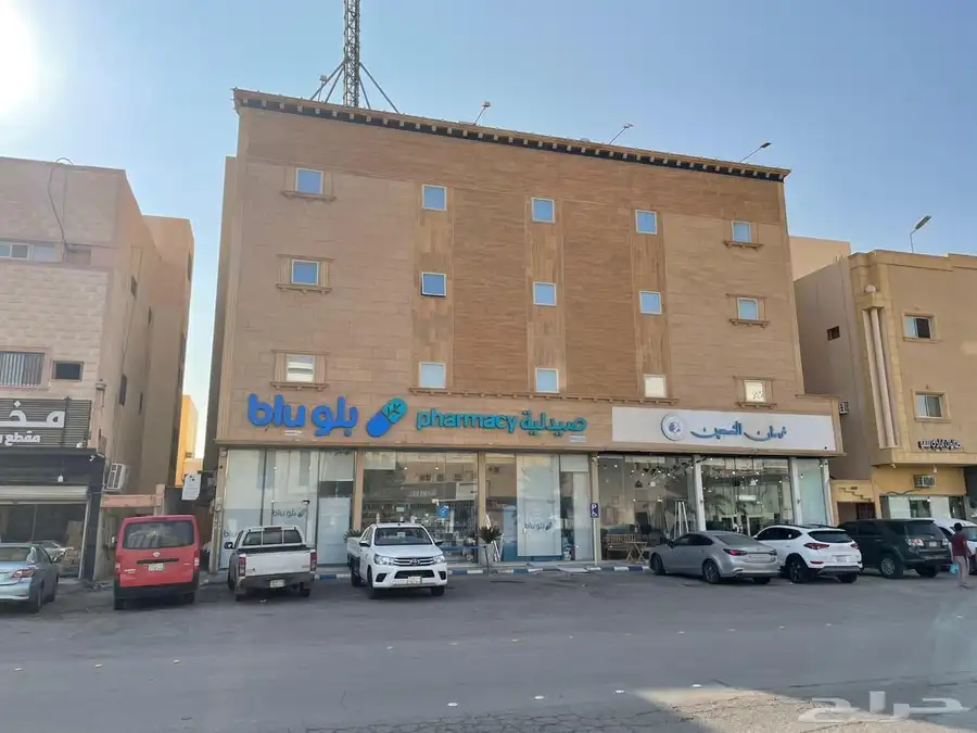 للايجار شقق عزاب على طريق الملك خالد بالأفق 0