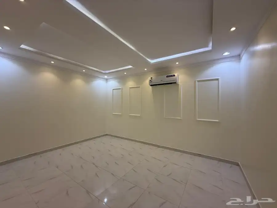 شقة ارضية مشب وغرفة ودورة مياة وحوش حي لبن فيلا للايجار 2