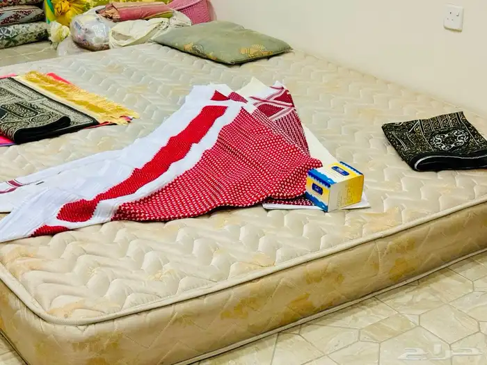 سرير مزدوج مع مرتبتين 1