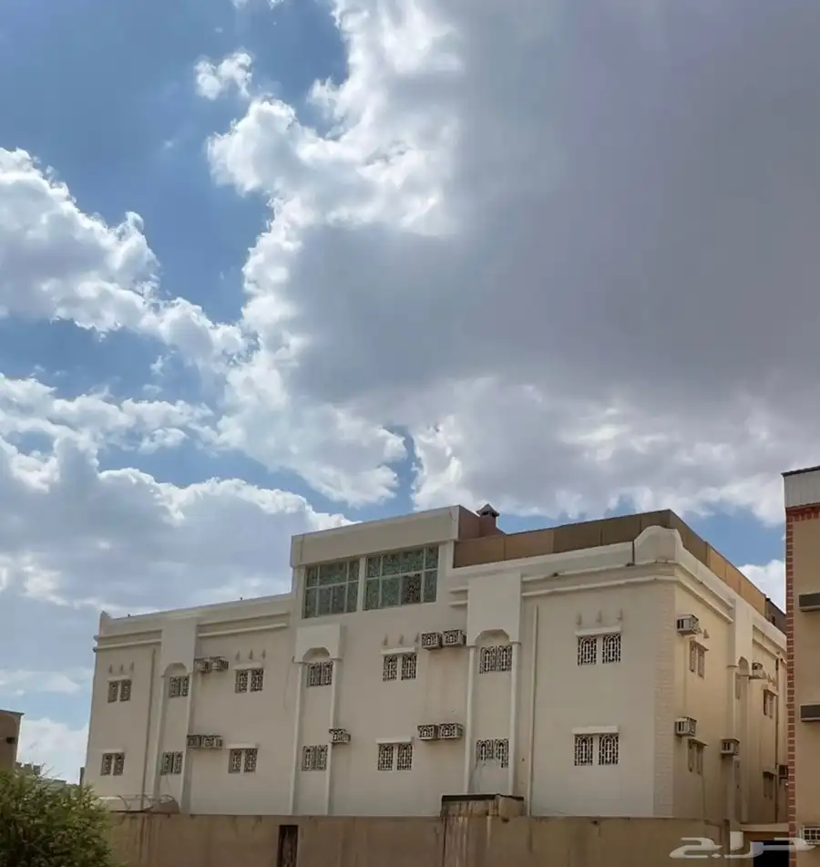 عمارة سكنية واسعة ومميزة في احد رفيدة للبيع 1