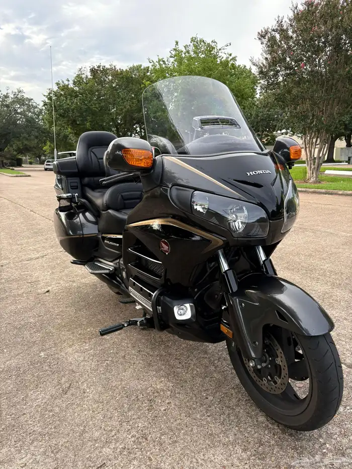 2016 Honda Goldwing تم البيع و الله يبارك للمشتري 2