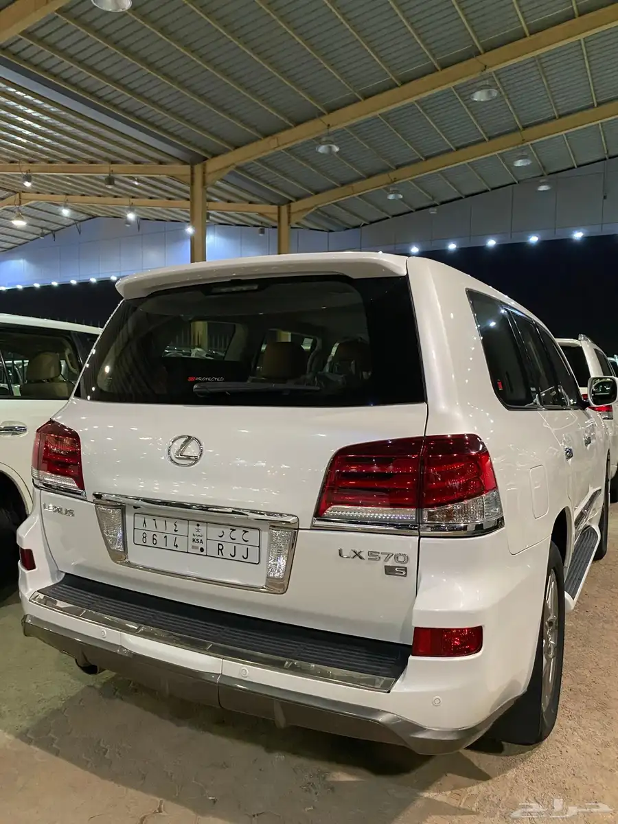 للبيع لكزس LX570DD فل كامل 2014 عبداللطيف عداد قليل 89 الف 8