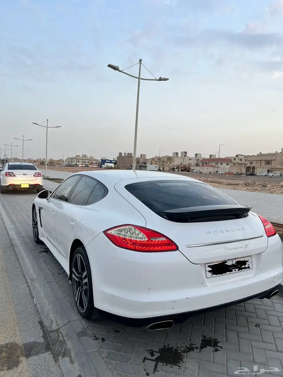 بورش باناميرا 2011 4