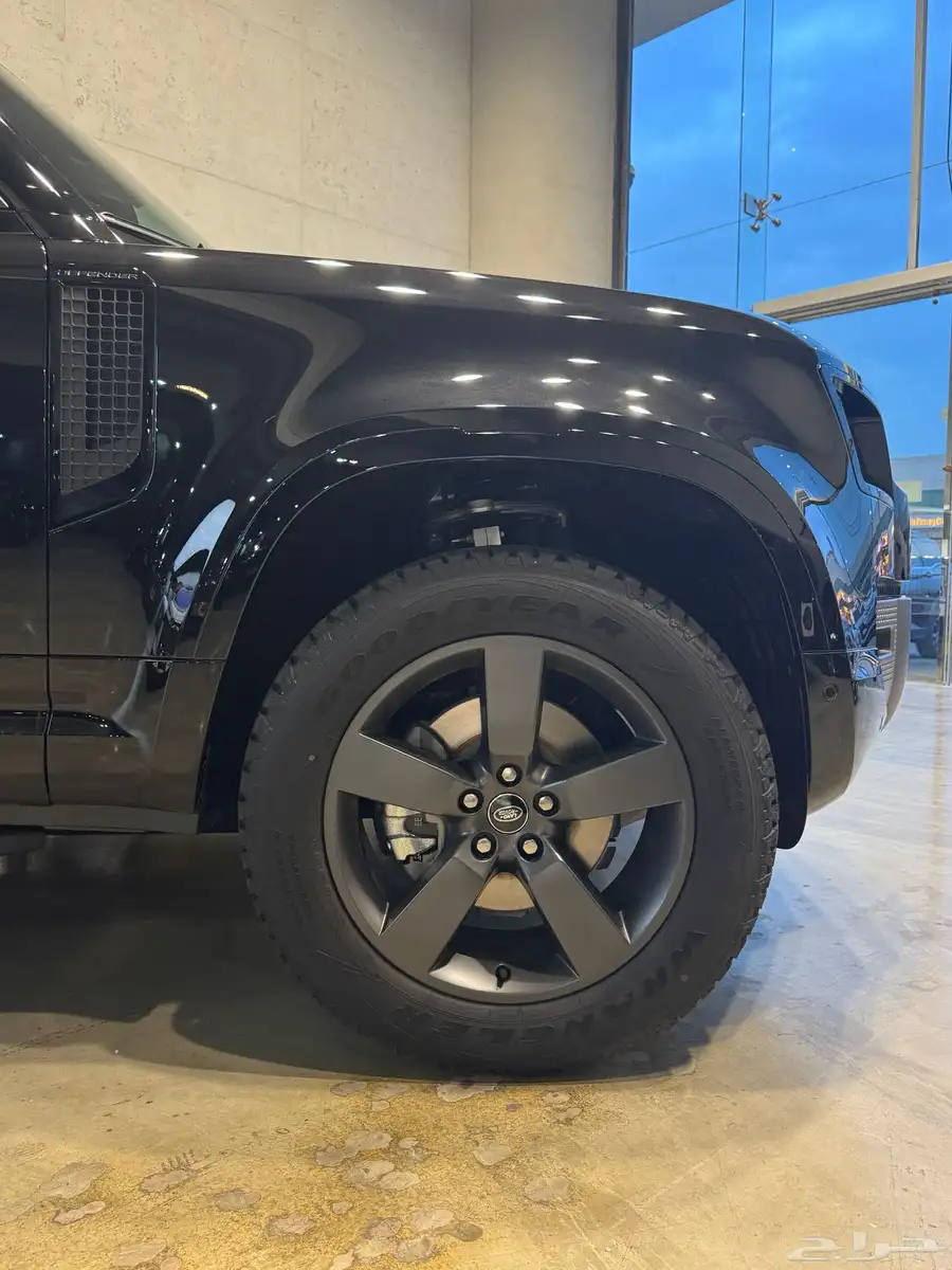 لاند روفر Defender 90 SE X-Dynamic موديل 2025م وارد الناغي 4