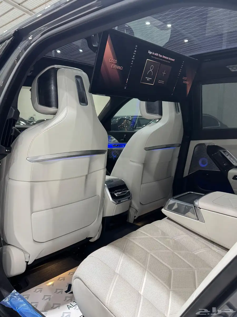 بي ام دبليو 740i موديل 2023 فل كامل مستعمل 13