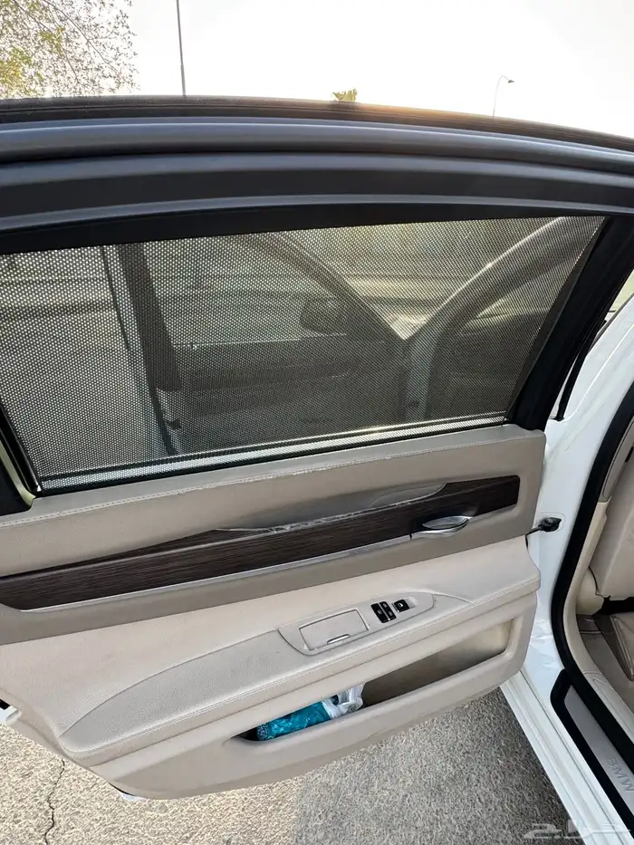BMW 730Li 2010 9