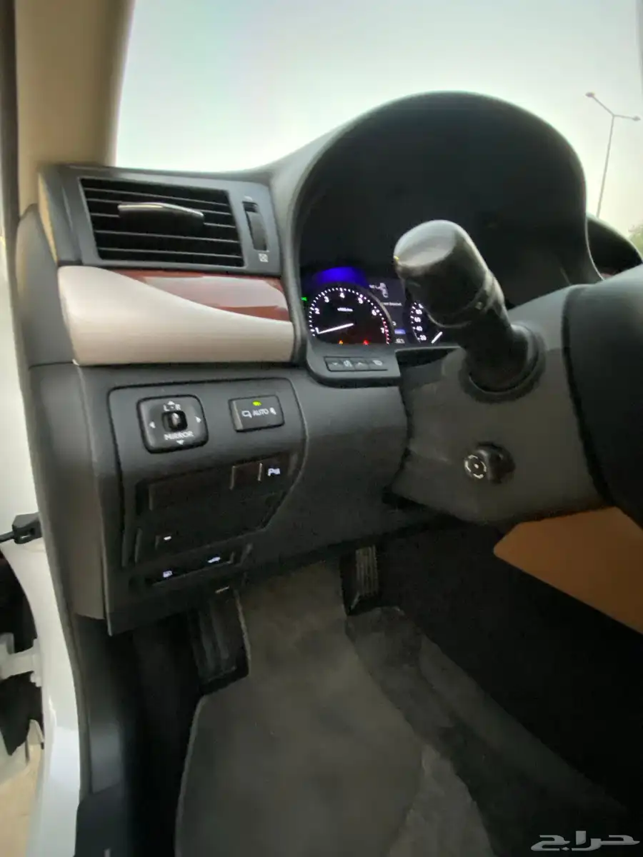 لكزس 2015 LS460 لارج 28