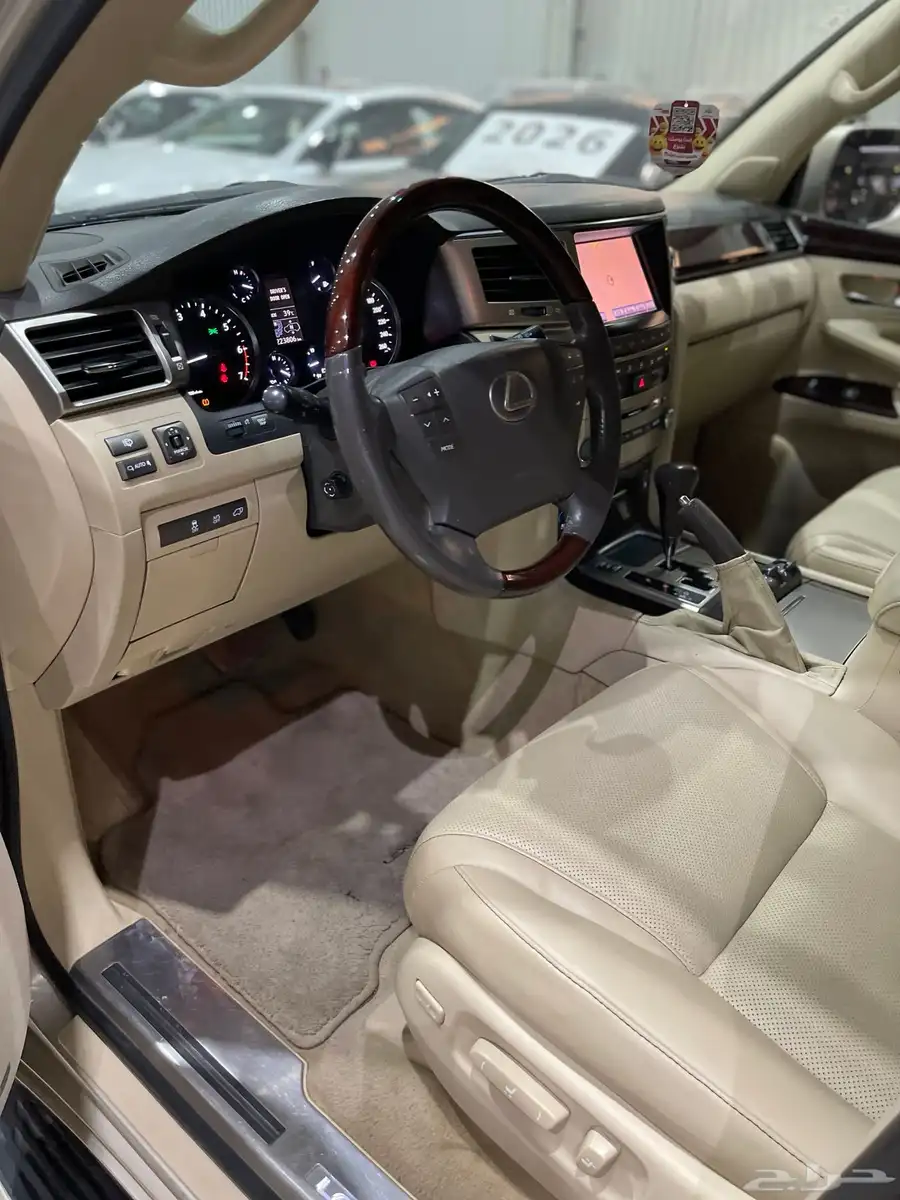 لكزس Lx570 ذهبي داخل بيج 2014 6