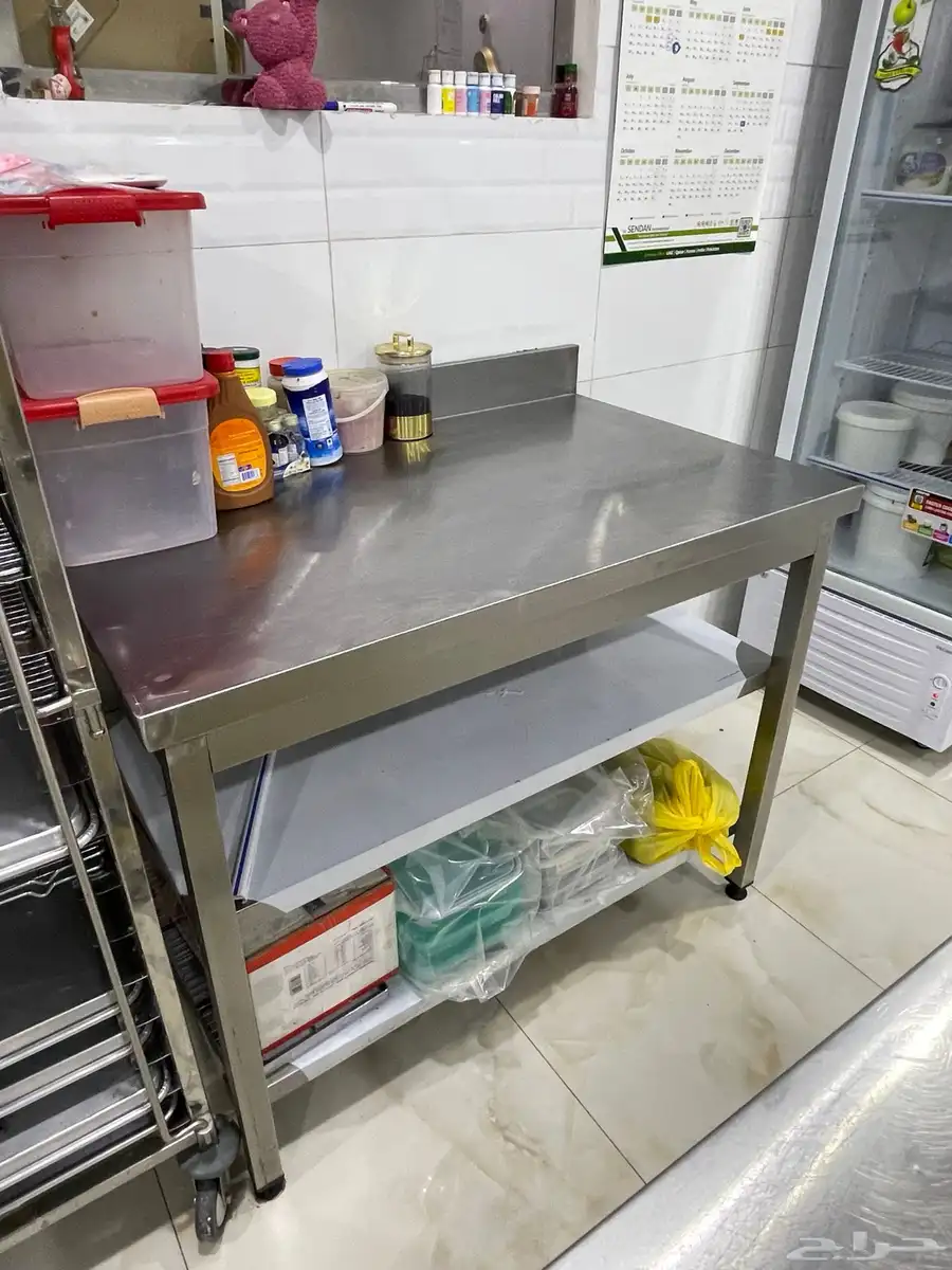 للبيع طاولات ومغسلة مطابخ ومطاعم ومخابز 1