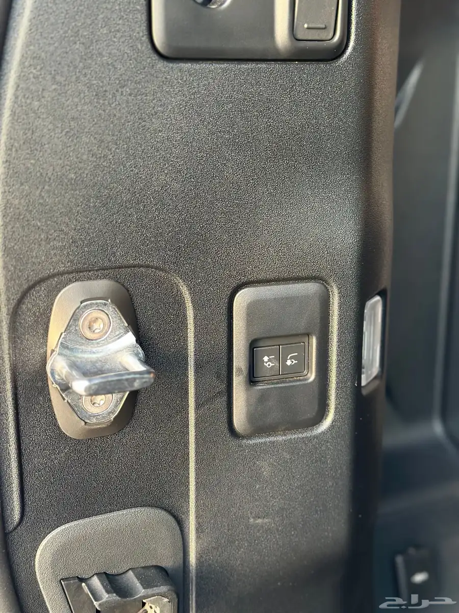 ديفندر HSE اتش اس اي V6 23