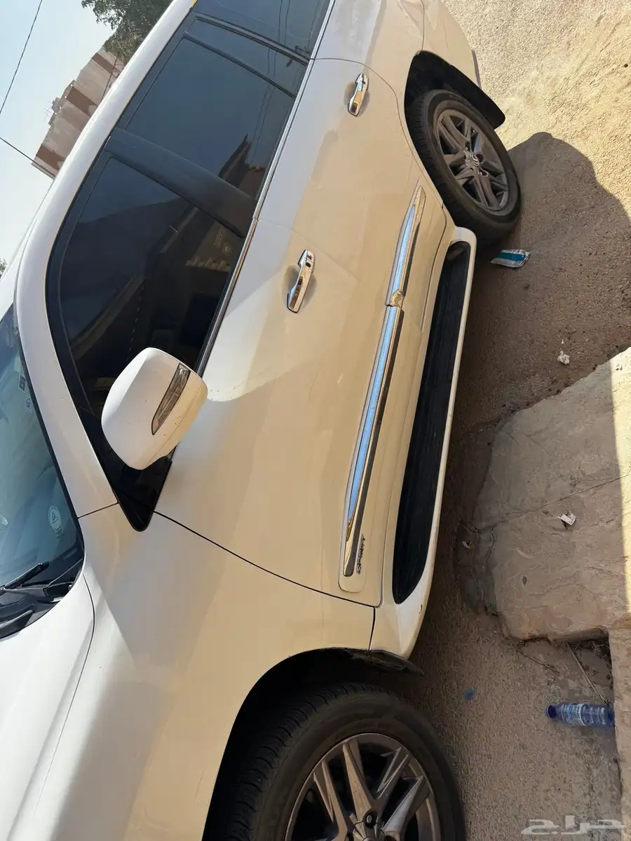 لكزز LX 5