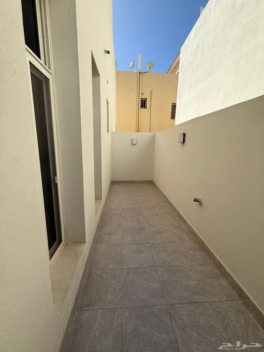 للبيع فلل الإسكان حي بن بطي وتاره طريق ابها الخميس 16