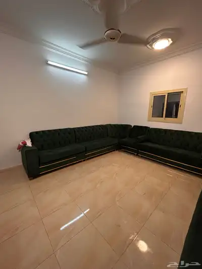 كنب للبيع بحالة ممتازة 1
