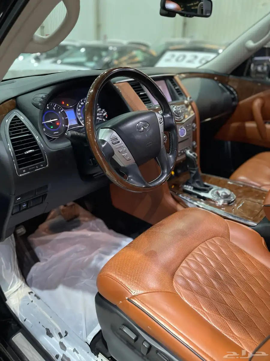 إنفينيتي QX80 2019 اسود داخل جملي 6