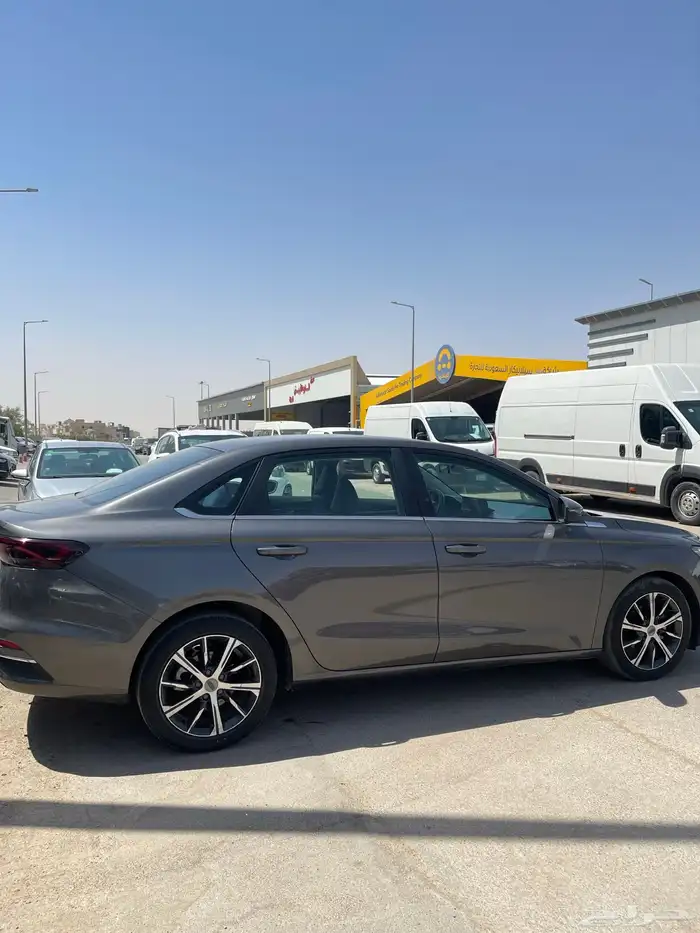 جيلي امجراند موديل 2023 فل كامل 2