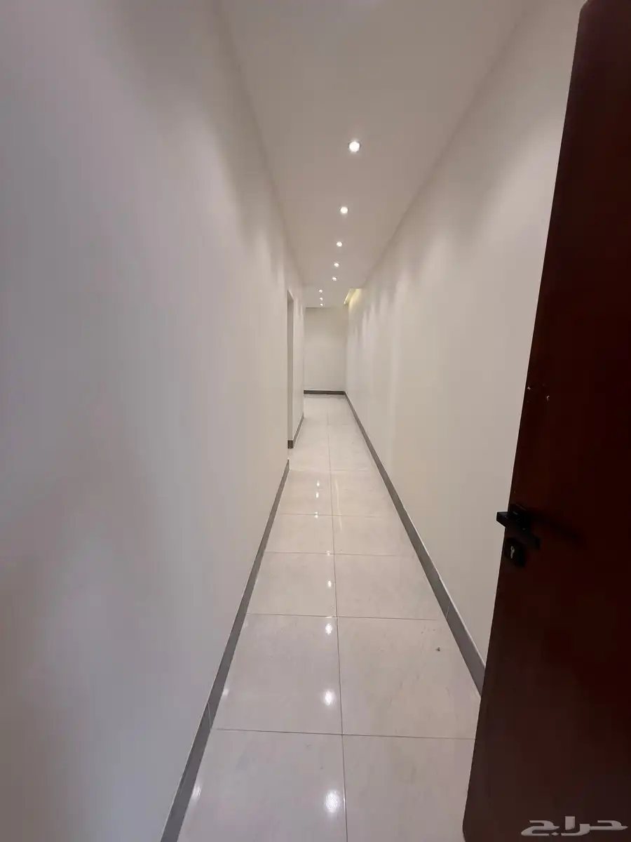 للبيع فلل الإسكان حي بن بطي وتاره طريق ابها الخميس 20