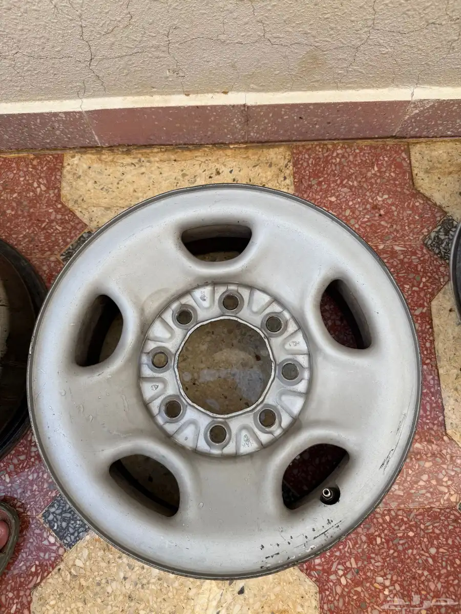 جنوط حديد 8 مسامير 2