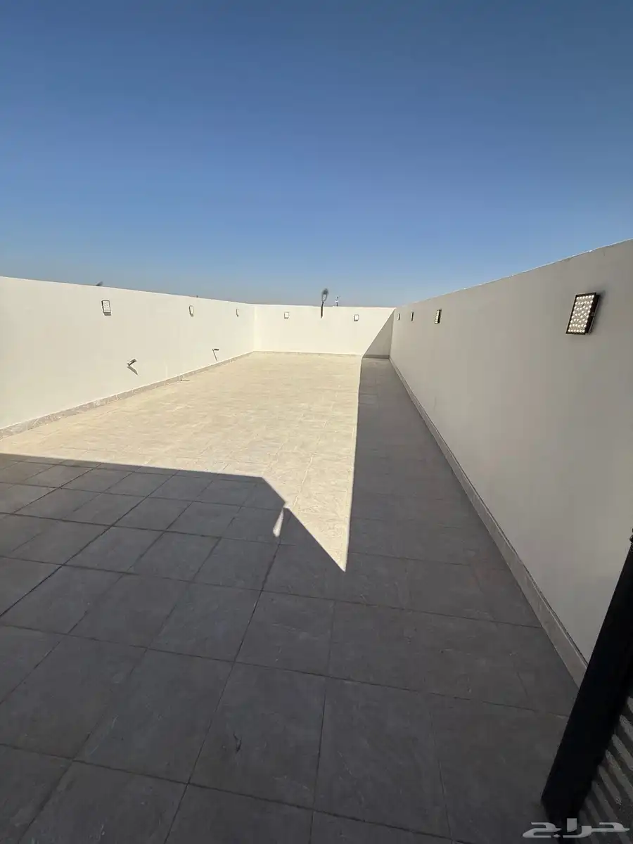 للبيع فلل الإسكان حي بن بطي وتاره طريق ابها الخميس 28