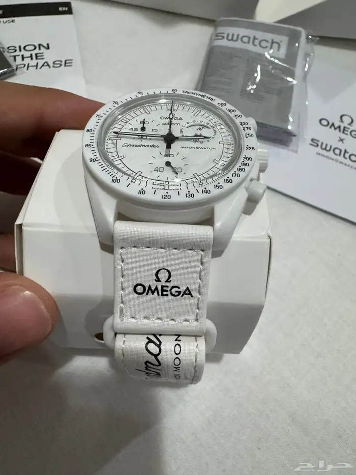 Omega x Moonswatch replica snoopy swatch 10