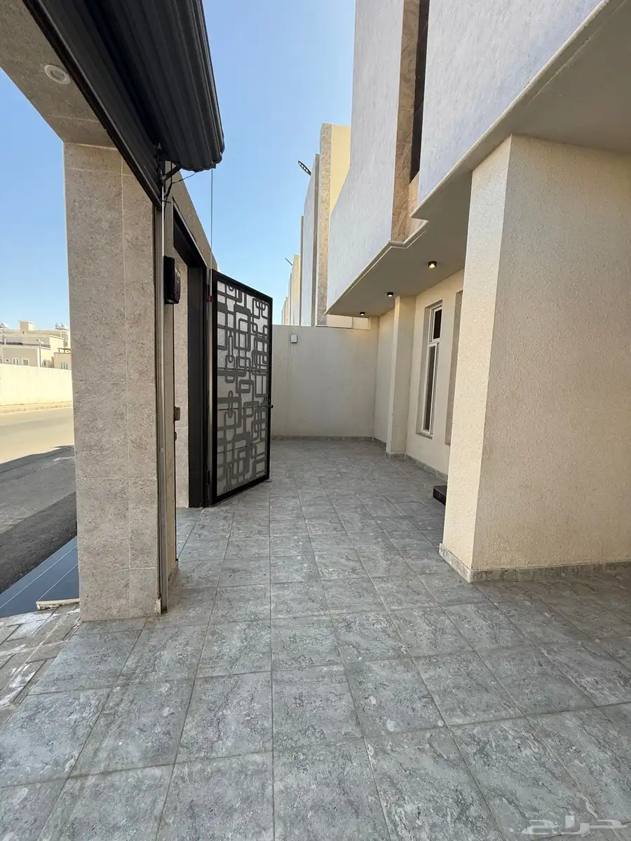 للبيع فلل الإسكان حي بن بطي وتاره طريق ابها الخميس 3