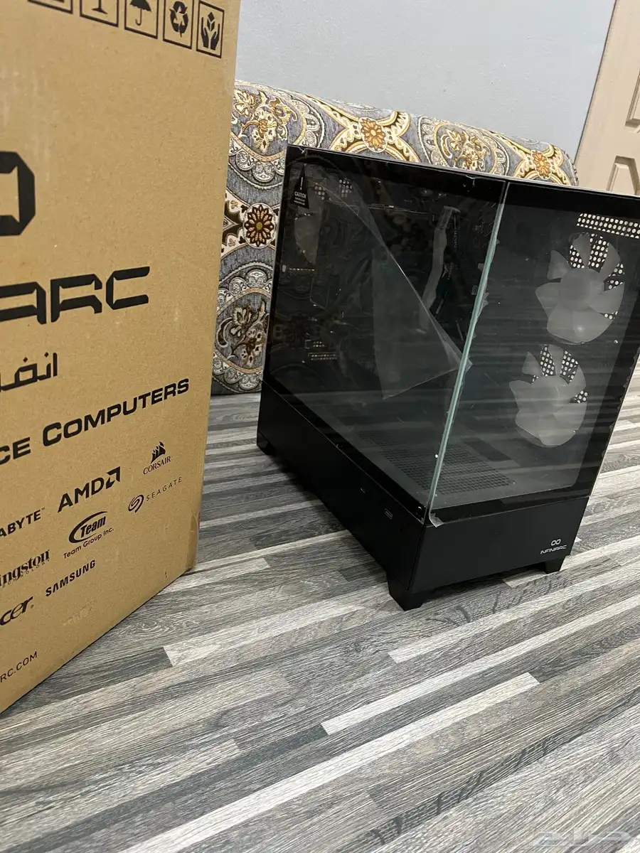 PC شبه جديد للبيع 1