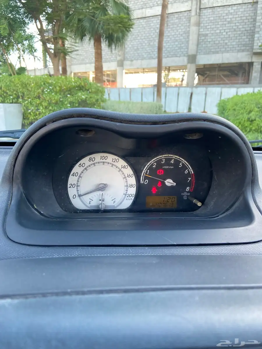 تويوتا يارس هاتشباك ( XA ) 2