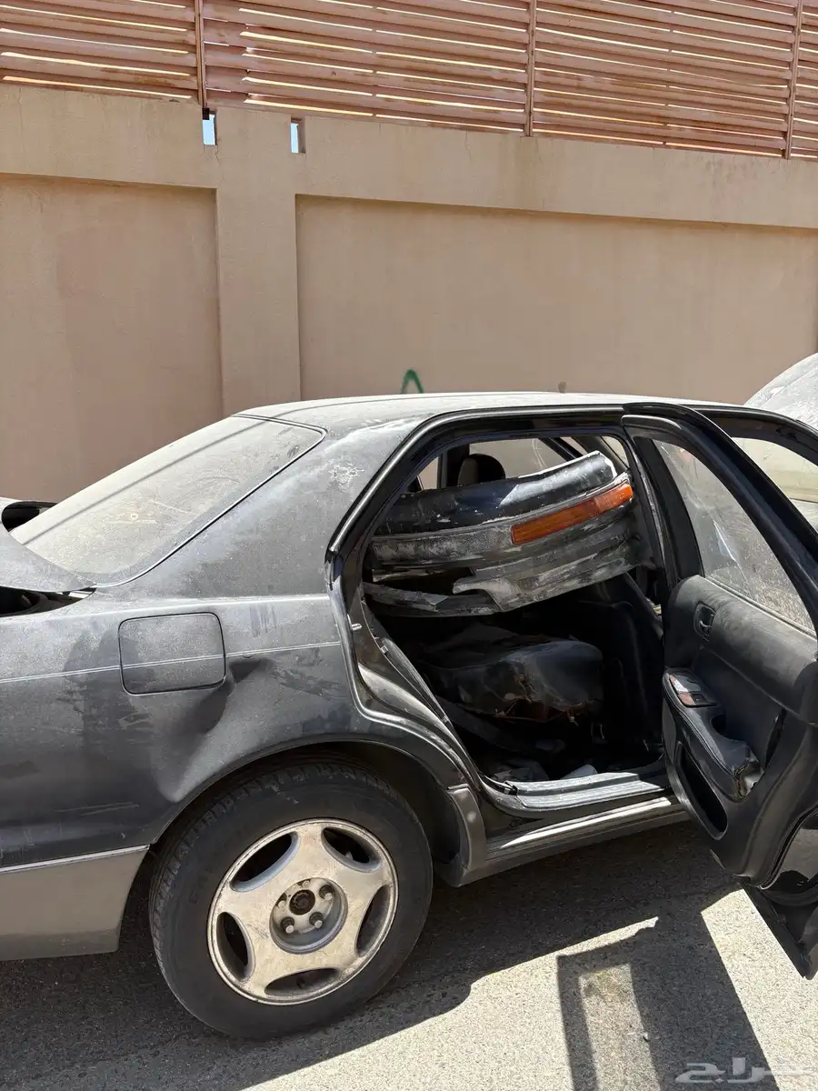 قطع غيار لكزز ls400 8