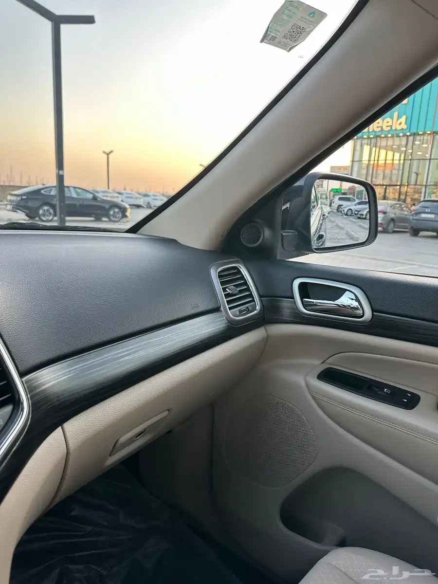 جراند شروكي لاريدو دبل 5