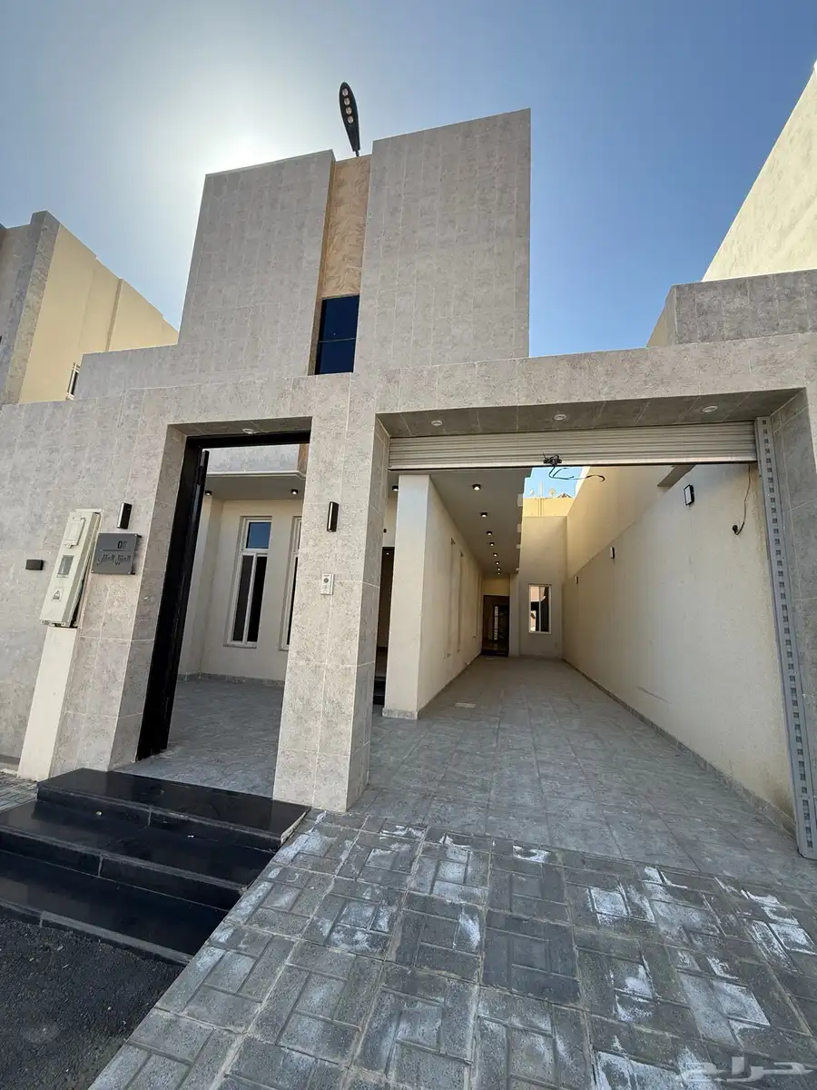 للبيع فلل الإسكان حي بن بطي وتاره طريق ابها الخميس 1