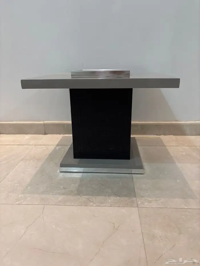 طاولتين اللون رمادي وأسود الحجم متوسط 1