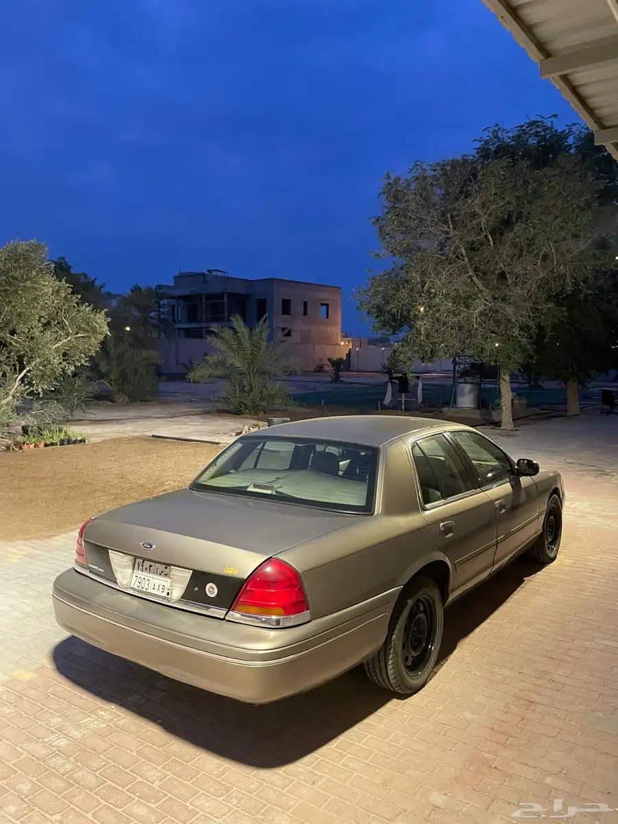 فورد فكتوريا 2003 1