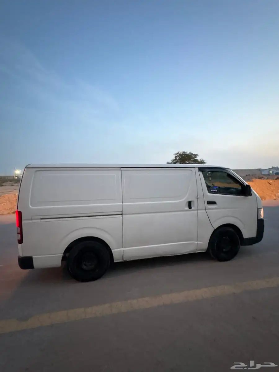 Toyota Hiace 7