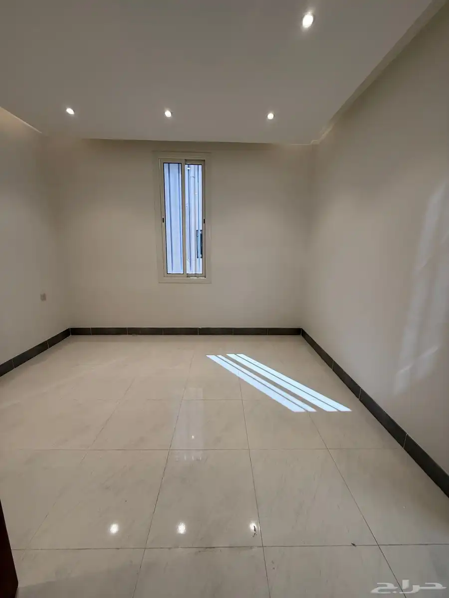 للبيع فلل الإسكان حي بن بطي وتاره طريق ابها الخميس 26