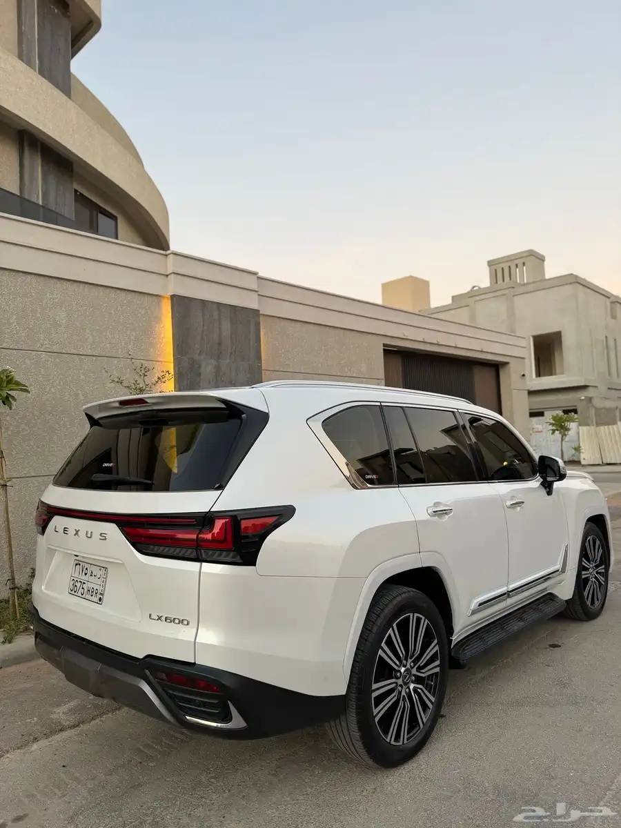 لكزس LX600 2022 BB 4
